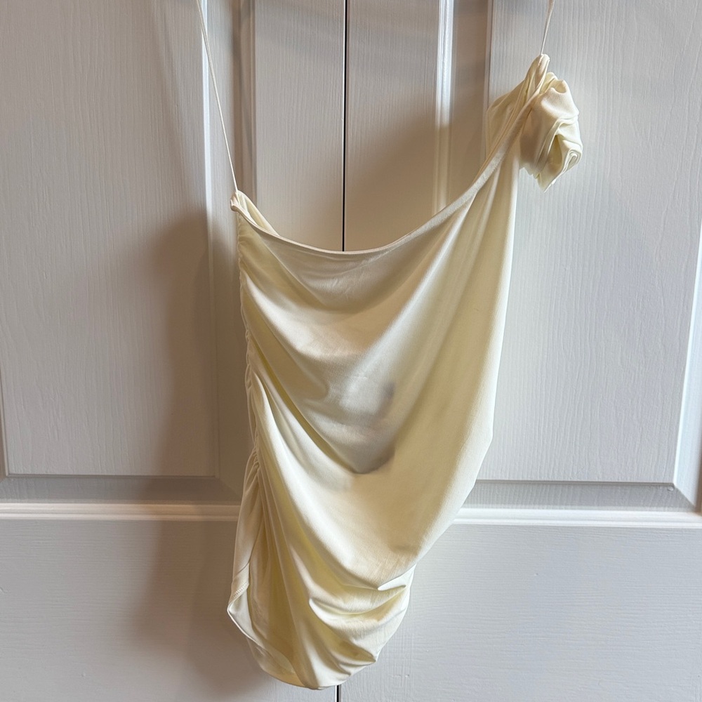 Mango NWT Cream One Shoulder Top with Rosette detail - Magda Butrym look - Small